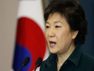 با رای دادگاه و به اتهام فساد رئیس‌جمهور کره جنوبی برکنار شد