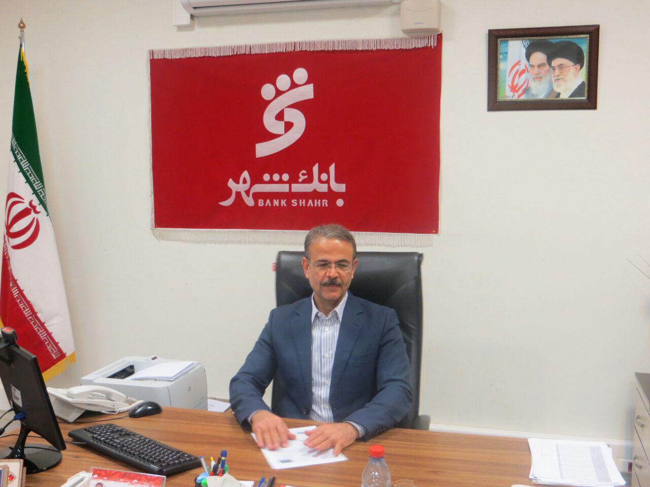 رئیس سرپرستی منطقه ۵ بانک شهر عنوان کرد : توزیع بیش از ۴ هزار بن کارت در نمایشگاه کتاب استانی البرز