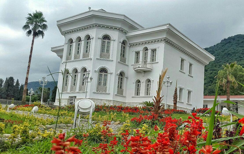 رئیس مجتمع فرهنگی موزه ای شهدای رامسر:رشد ۶۶ درصدی گردشگران داخلی و خارجی در ۶ ماهه نخست امسال