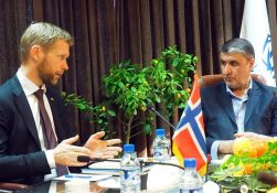 سفیر نروژ : هدف ما ایجاد توسعه همکاری در زمینه نفت، گاز، آبزیان و شیلات است
