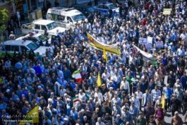 گفتگو با مردم و مسوولان در راهپیمایی روز قدس