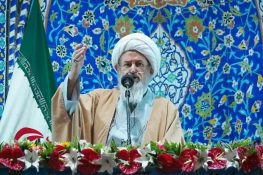 نماینده ولی فقیه در مازندران:غرب نگاه ابزاری و کالایی به زنان دارد