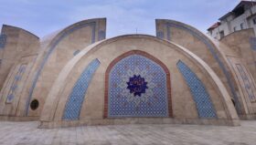 دیوار کج پارک بانوان ساری