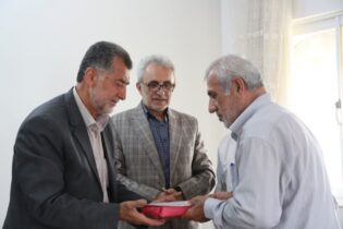 حسینی نژاد در تجلیل از معلمان خادمیار رضوی عنوان کرد؛ کار بزرگ معلمان همان جهاد در آموزش وشکوفا سازی استعدادها است